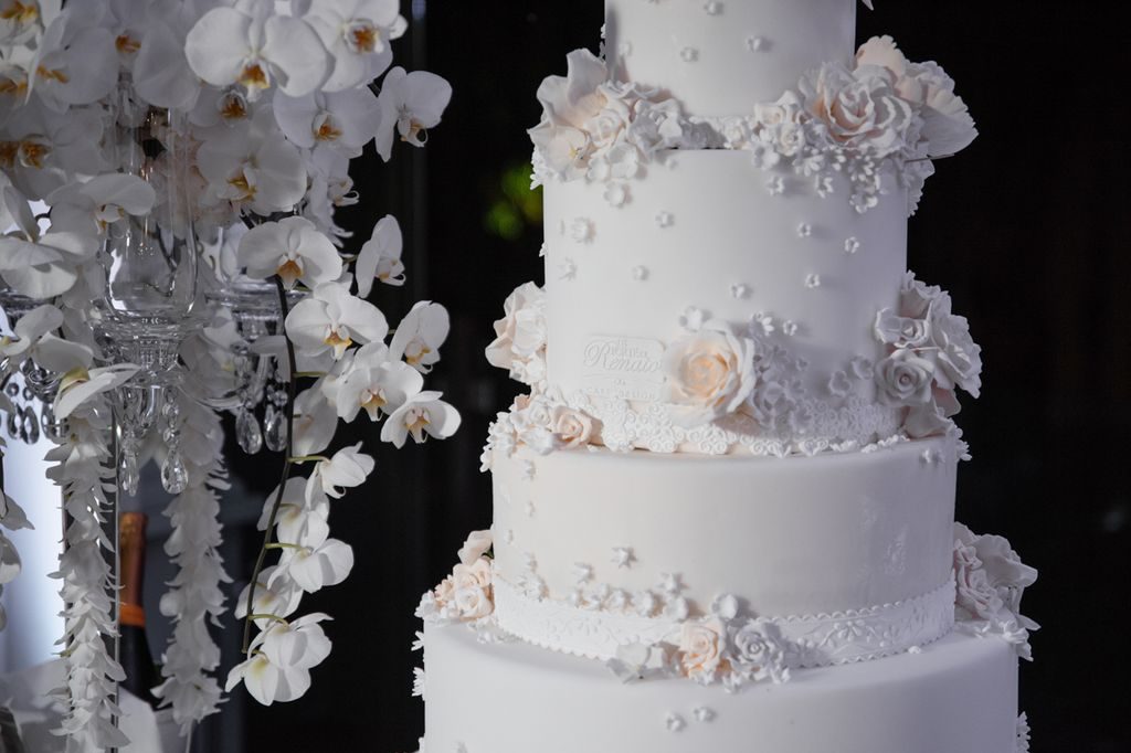 La-Wedding-Cake-villa-althea-1